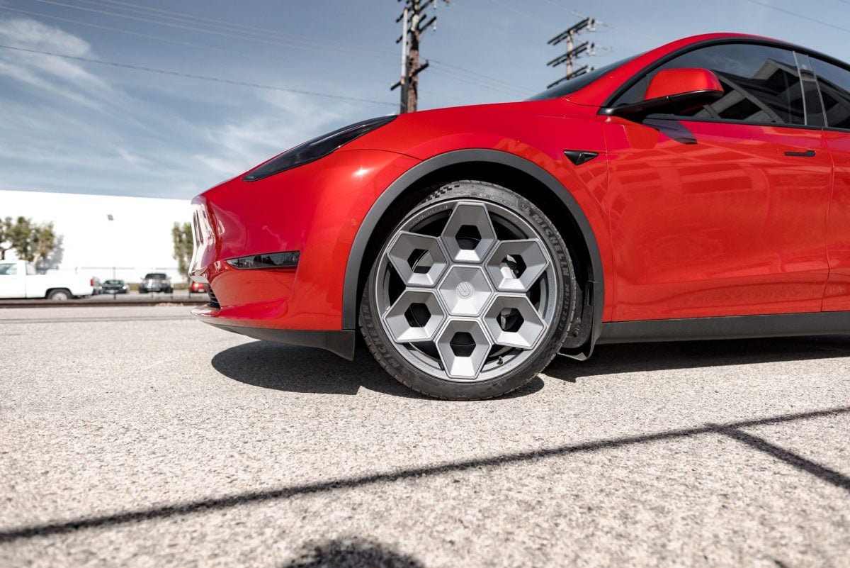 Tesla Cybertruck 20-Inch UP Forged CYBRHEX Wheel and Tire Package