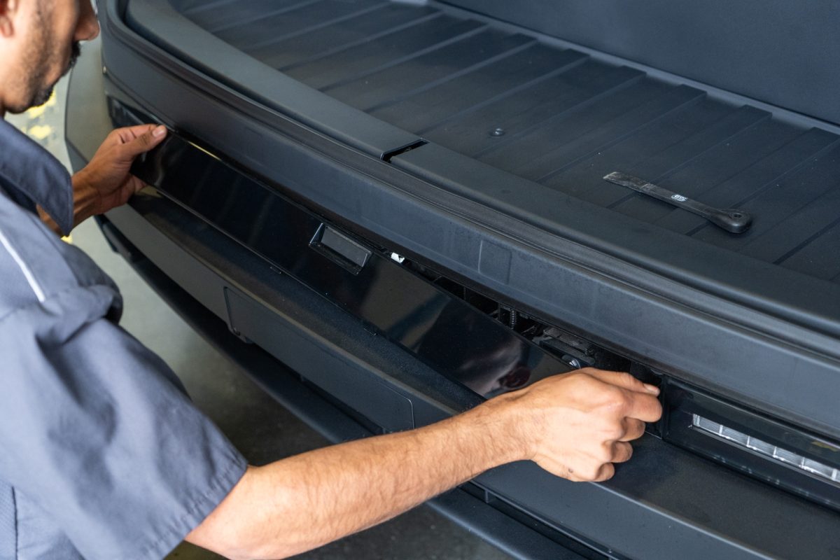 TESLA CYBERTRUCK HD FRONT BUMPER WITH FRONT BULL BAR UP INVINCIBLE 00019_1920