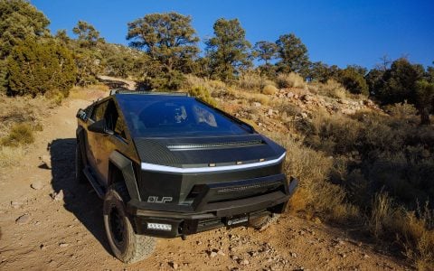 UP-Invincible-Tesla-Cybertruck-Cyberbeast-Boulder-Crawl-Image-10